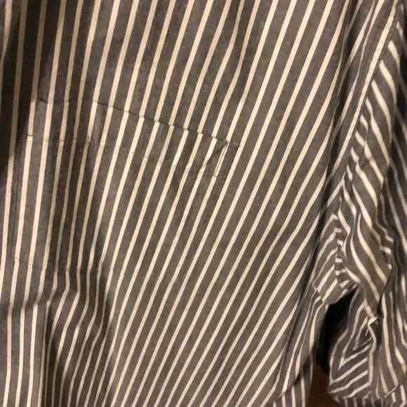 Men’s XXL old navy button up - Picture 3 of 3